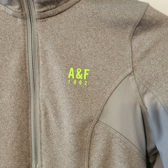 Abercrombie & Fitch Long Sleeved 1/2 Zip Athletic Top Size Medium - Picture 2 of 14